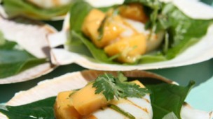 Scallops with Mango Salsa recipe